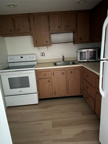 1825 W 44th Pl 707, Hialeah, FL 33012