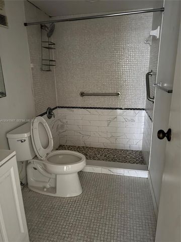 1825 W 44th Pl 707, Hialeah, FL 33012