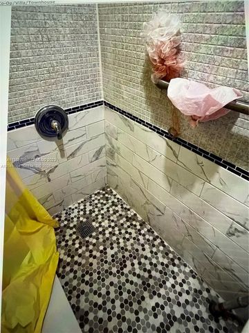 1825 W 44th Pl 707, Hialeah, FL 33012