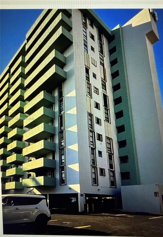 1825 W 44th Pl 707, Hialeah, FL 33012