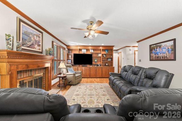 207 Lost Corner Road, Morganton, NC 28655
