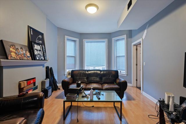6615 S Rhodes Avenue, Chicago, IL 60637