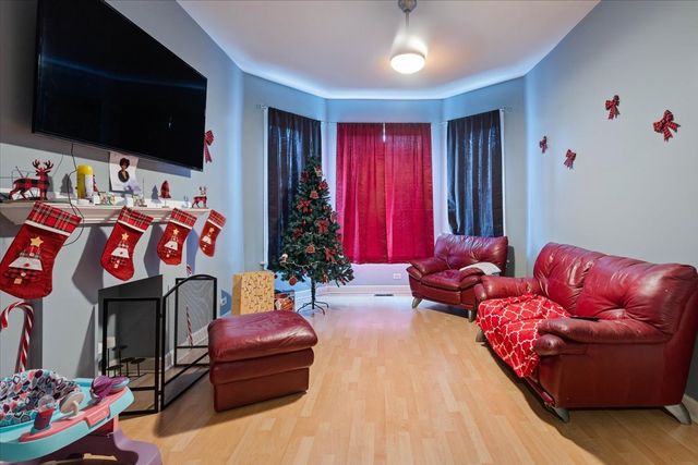 6615 S Rhodes Avenue, Chicago, IL 60637