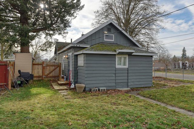 2028 W Nora Ave, Spokane, WA 99205