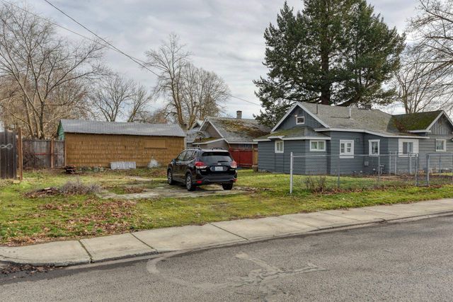 2028 W Nora Ave, Spokane, WA 99205