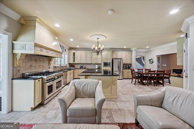 148 Howard Oaks Drive, Macon, GA 31210
