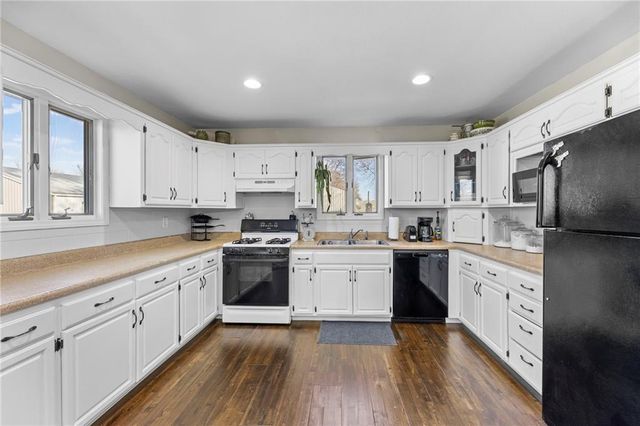 20065 McLouth Road, Tonganoxie, KS 66086