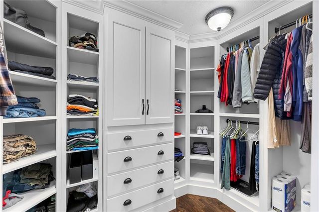 20065 McLouth Road, Tonganoxie, KS 66086