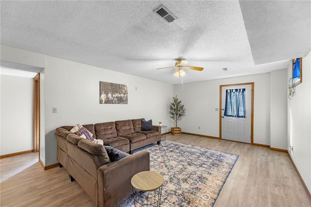 20065 McLouth Road, Tonganoxie, KS 66086