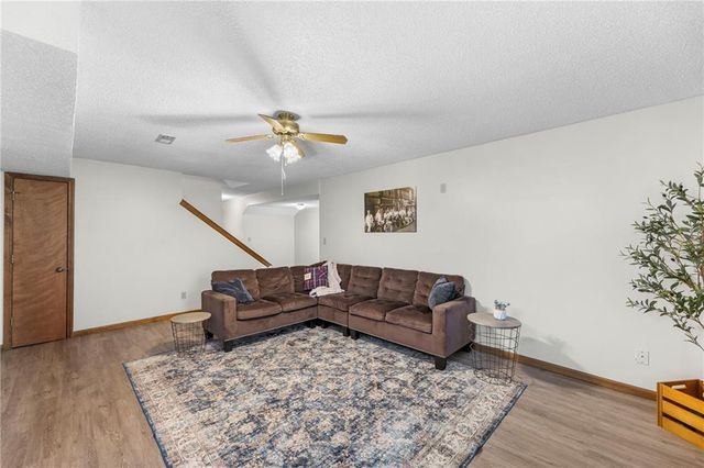 20065 McLouth Road, Tonganoxie, KS 66086