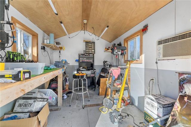 20065 McLouth Road, Tonganoxie, KS 66086