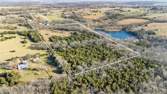 20065 McLouth Road, Tonganoxie, KS 66086