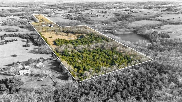 20065 McLouth Road, Tonganoxie, KS 66086