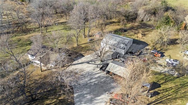 20065 McLouth Road, Tonganoxie, KS 66086