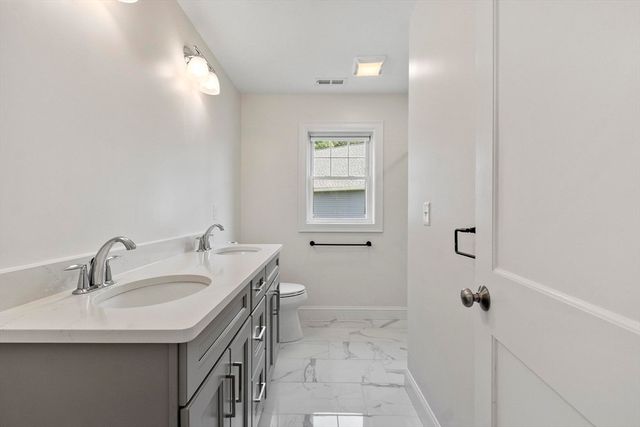 20 Curley Cir, Ayer, MA 01432