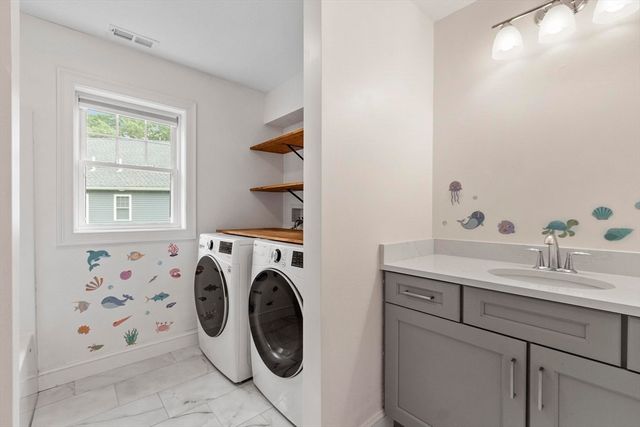 20 Curley Cir, Ayer, MA 01432