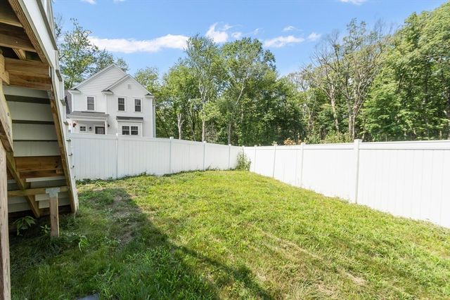 20 Curley Cir, Ayer, MA 01432