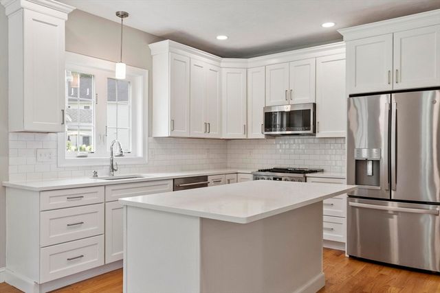 20 Curley Cir, Ayer, MA 01432