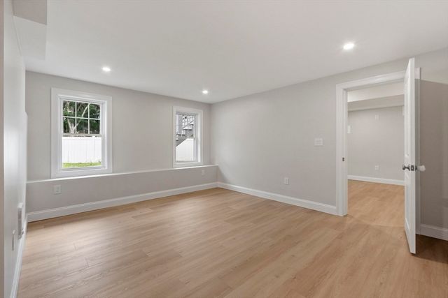 20 Curley Cir, Ayer, MA 01432