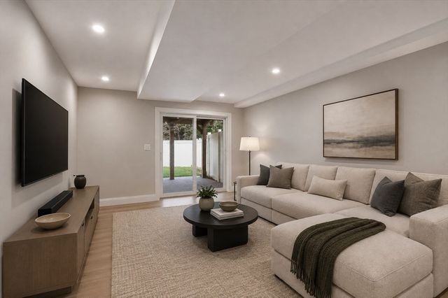 20 Curley Cir, Ayer, MA 01432