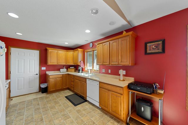 77728 325th Street, Ellendale, MN 56026