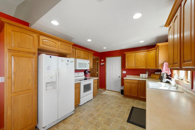 77728 325th Street, Ellendale, MN 56026