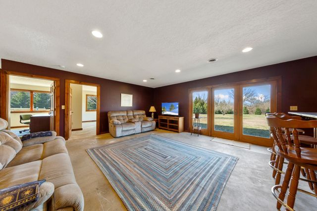 77728 325th Street, Ellendale, MN 56026