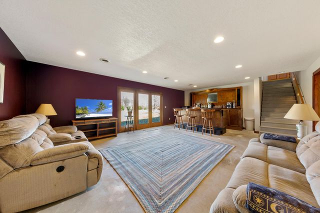 77728 325th Street, Ellendale, MN 56026