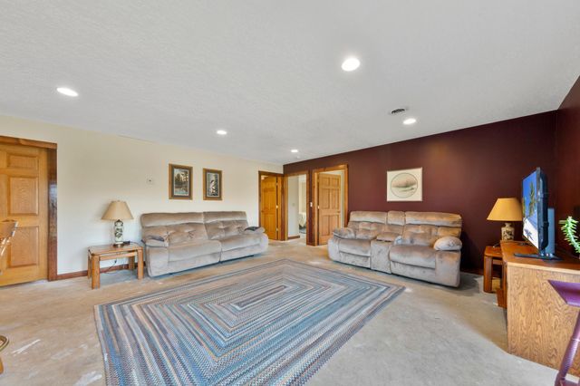 77728 325th Street, Ellendale, MN 56026