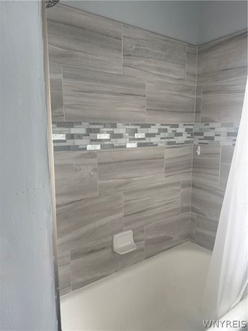 80 Delaware Road, Tonawanda, NY 14217