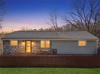 181 Foxwood Rd, Moon/crescent Twp, PA 15108