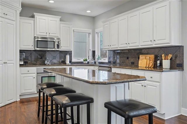 5511 Chouteau Street, Shawnee, KS 66226