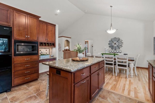 1983 CREEK SIDE DRIVE, Neenah, WI 54956