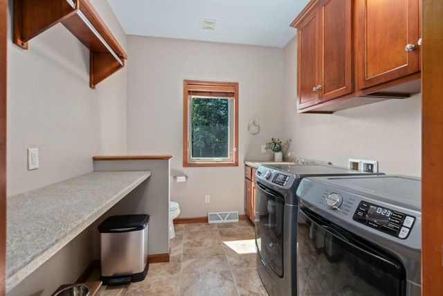 1983 CREEK SIDE DRIVE, Neenah, WI 54956