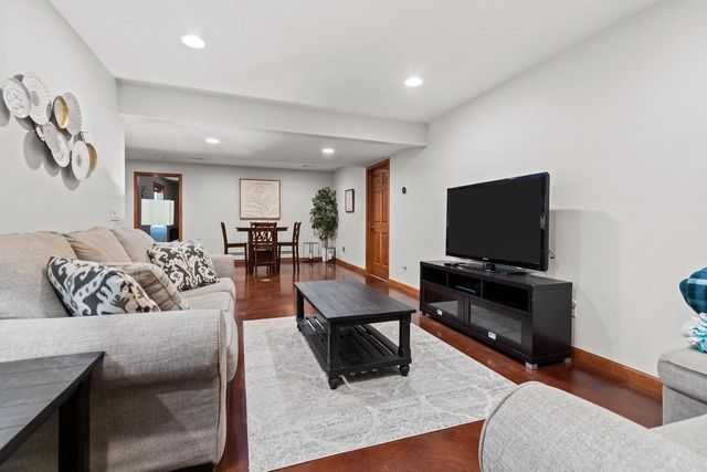 1983 CREEK SIDE DRIVE, Neenah, WI 54956