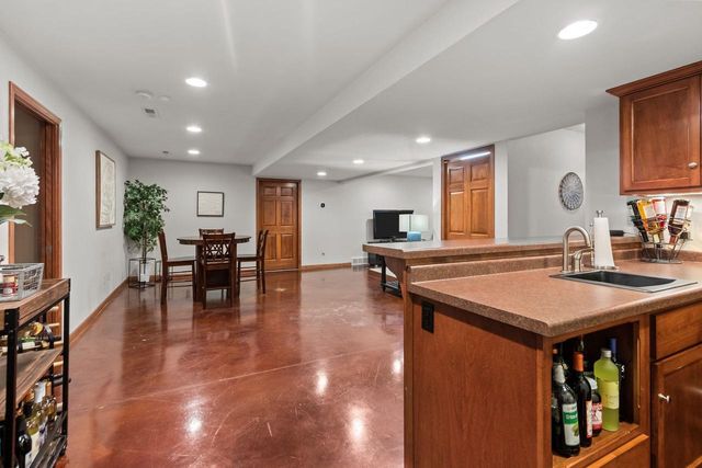 1983 CREEK SIDE DRIVE, Neenah, WI 54956