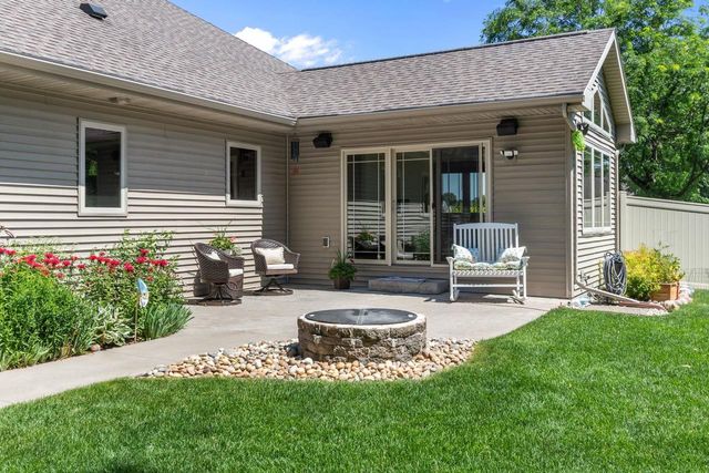 1983 CREEK SIDE DRIVE, Neenah, WI 54956
