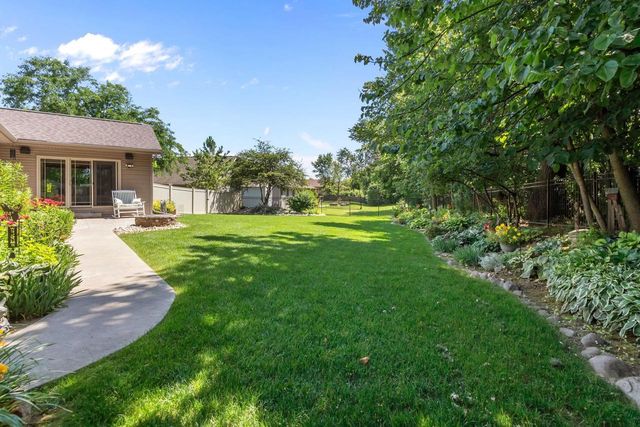 1983 CREEK SIDE DRIVE, Neenah, WI 54956