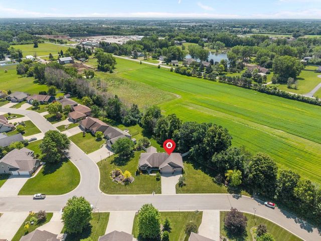 1983 CREEK SIDE DRIVE, Neenah, WI 54956