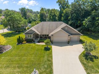 1983 CREEK SIDE DRIVE, Neenah, WI 54956