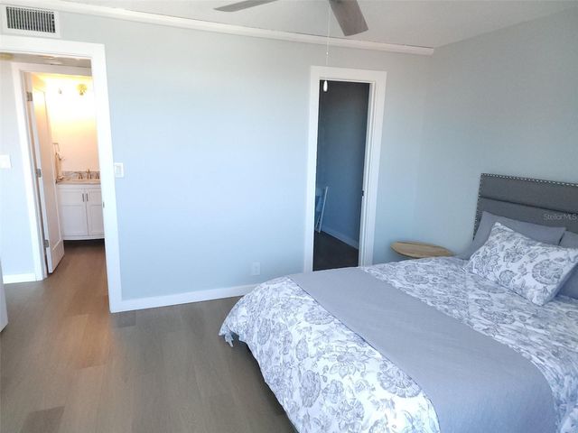 255 DOLPHIN POINT 809, Clearwater, FL 33767