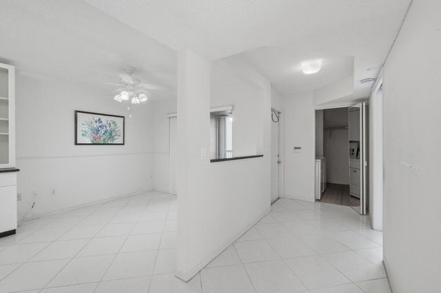 7649 E Granville Drive 301, Tamarac, FL 33321