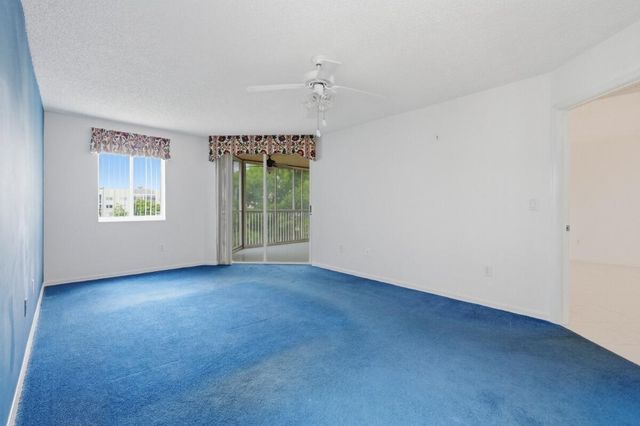 7649 E Granville Drive 301, Tamarac, FL 33321