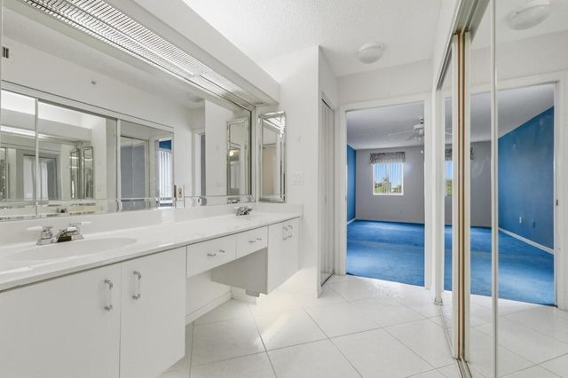7649 E Granville Drive 301, Tamarac, FL 33321