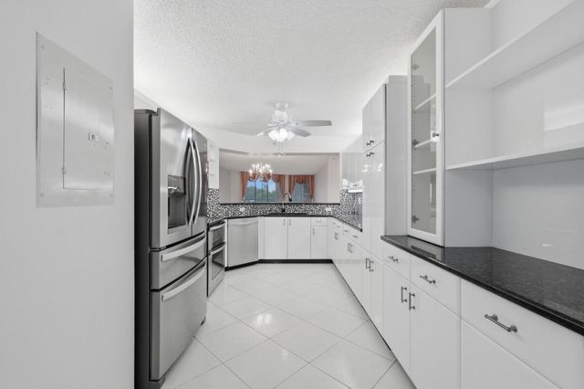 7649 E Granville Drive 301, Tamarac, FL 33321