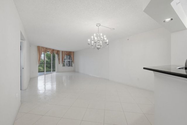 7649 E Granville Drive 301, Tamarac, FL 33321