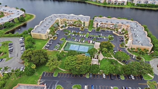7649 E Granville Drive 301, Tamarac, FL 33321