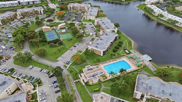 7649 E Granville Drive 301, Tamarac, FL 33321
