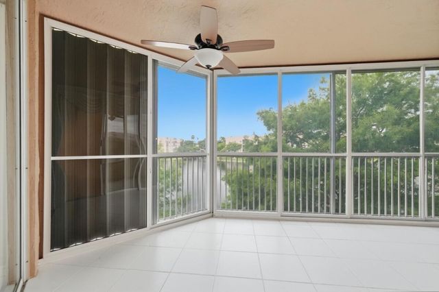 7649 E Granville Drive 301, Tamarac, FL 33321