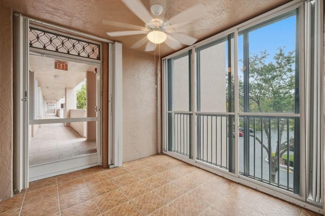 7649 E Granville Drive 301, Tamarac, FL 33321